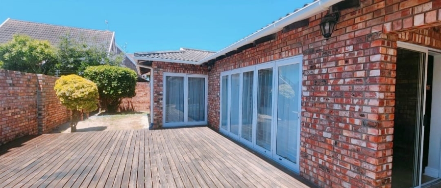 To Let 3 Bedroom Property for Rent in Summerstrand Eastern Cape